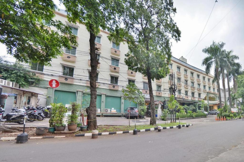 Sleepzzz Hotel Senayan Jakarta Exterior foto