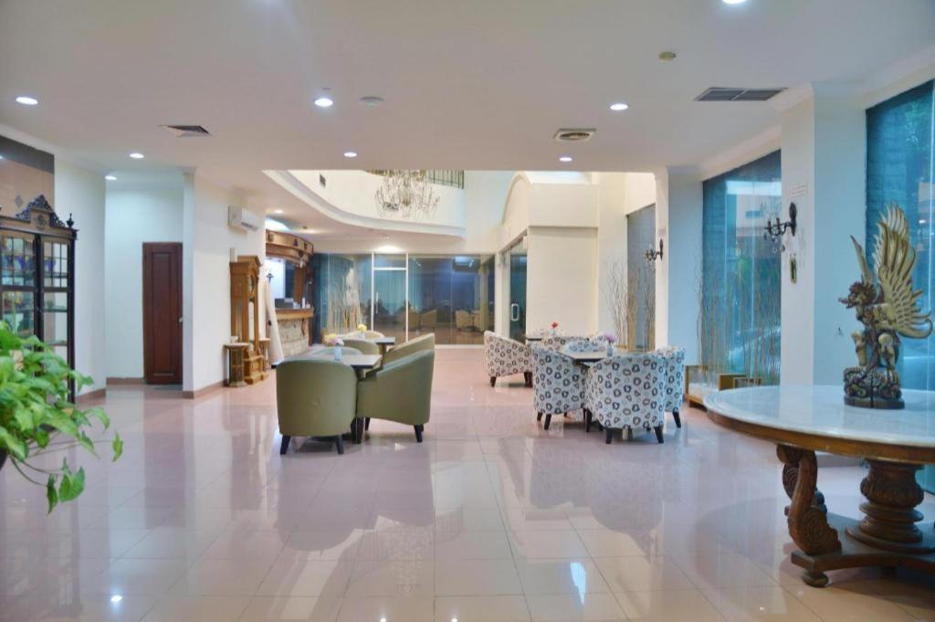 Sleepzzz Hotel Senayan Jakarta Exterior foto