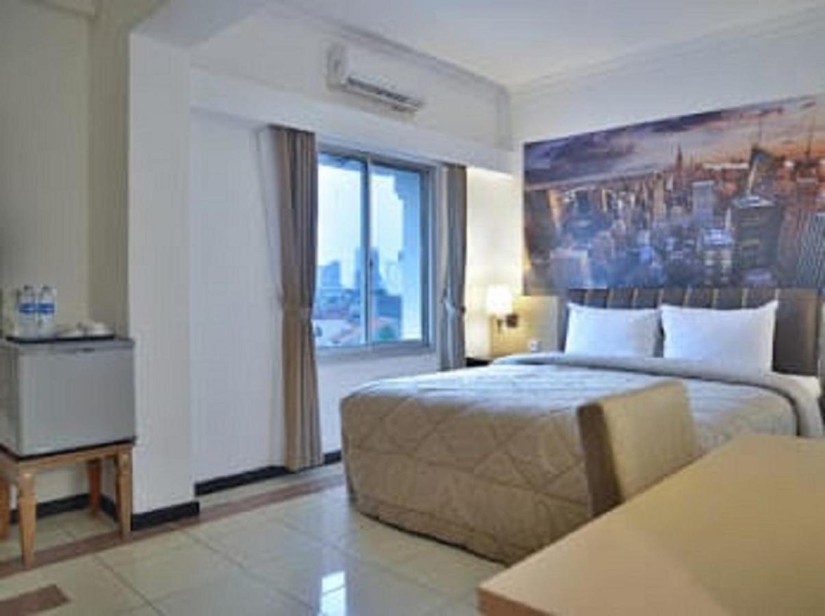 Sleepzzz Hotel Senayan Jakarta Exterior foto